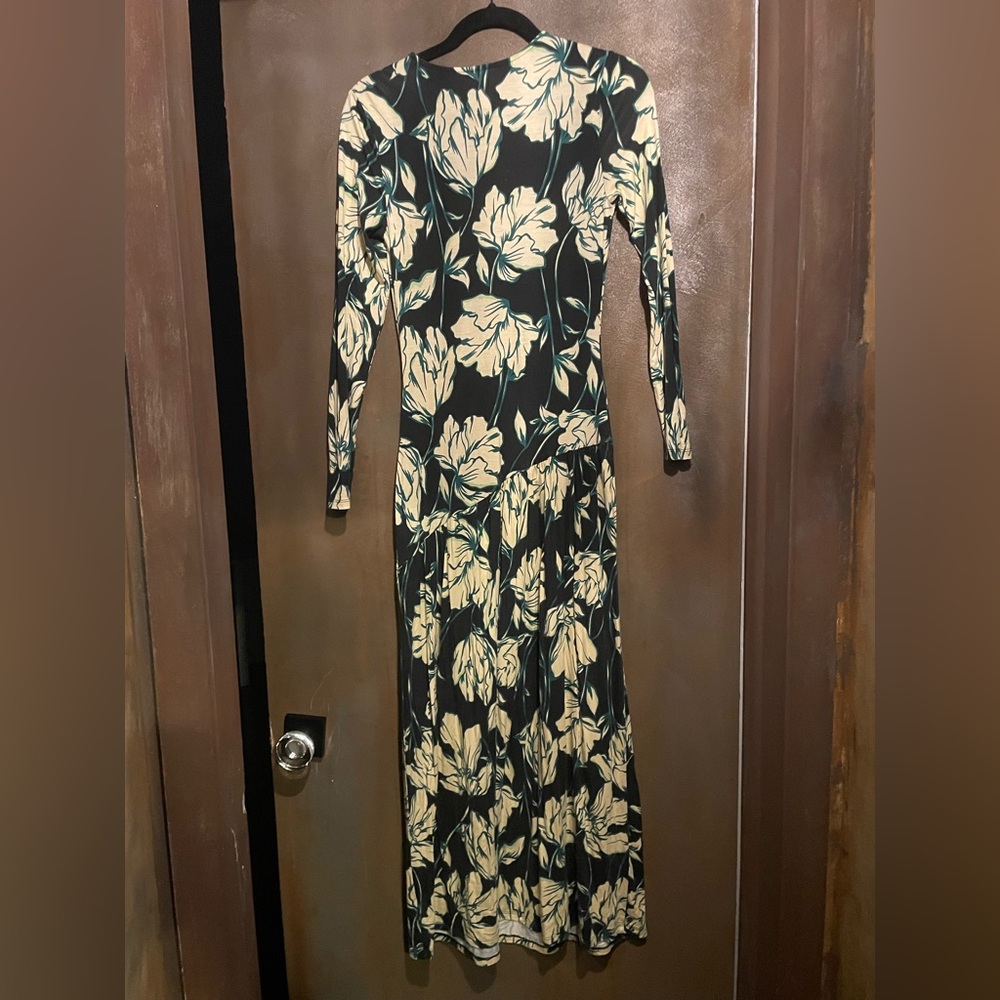 Green and Cream Floral Long Sleeve Dress - Picture 4 of 5
